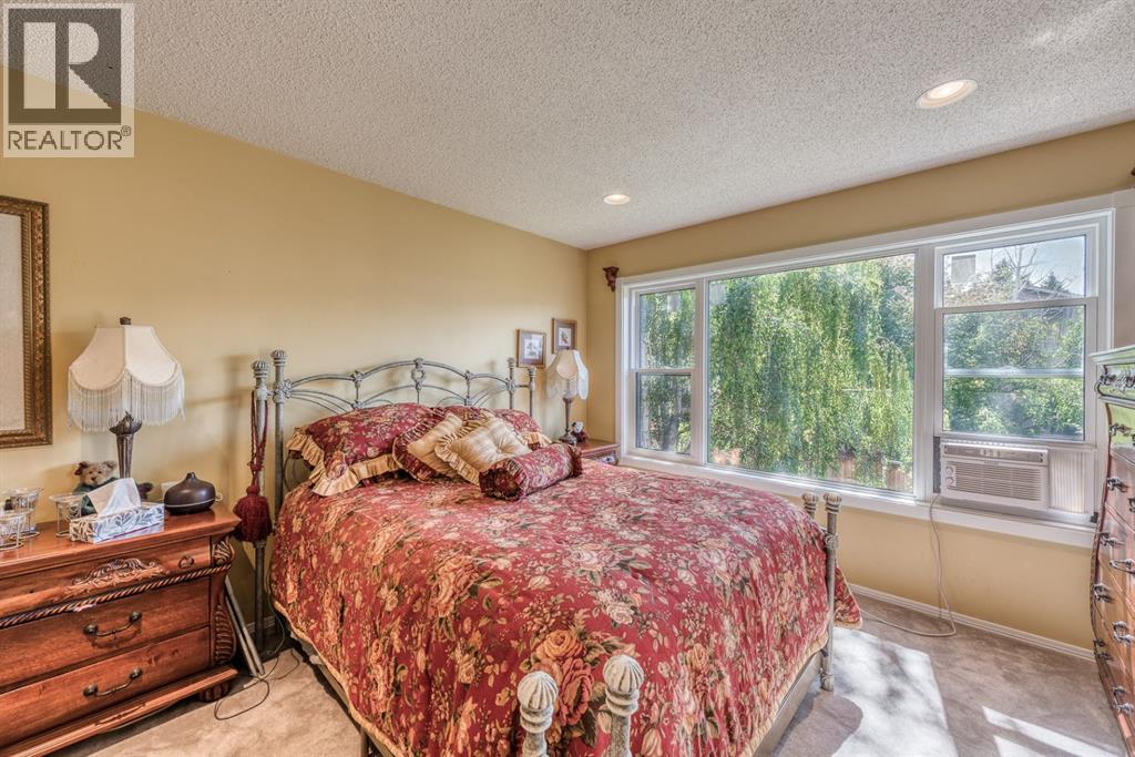 Single Family House for Sale in  Shannon Hill SW Shawnessy Calgary 