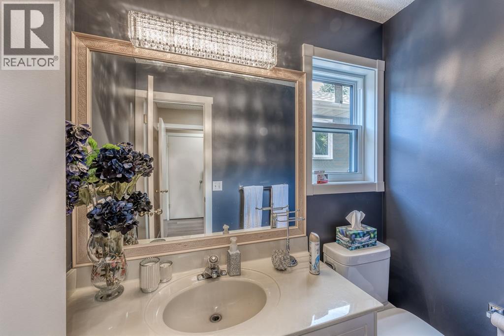Single Family House for Sale in  Shannon Hill SW Shawnessy Calgary 