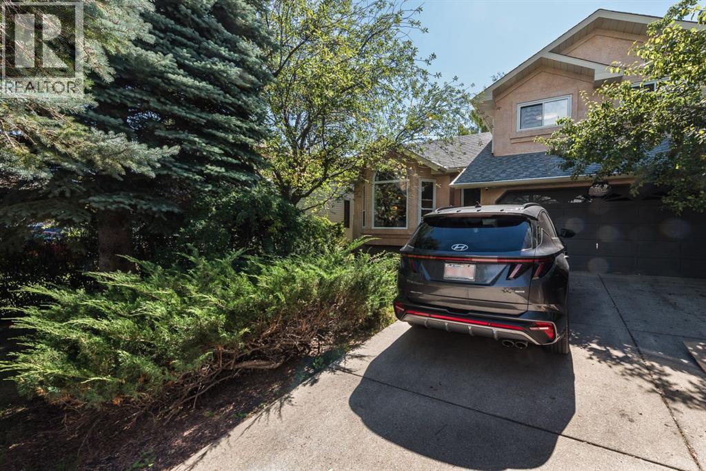Single Family House for Sale in  Shannon Hill SW Shawnessy Calgary 