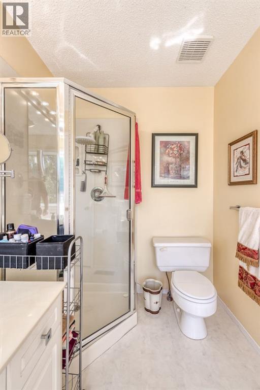 Single Family House for Sale in  Shannon Hill SW Shawnessy Calgary 