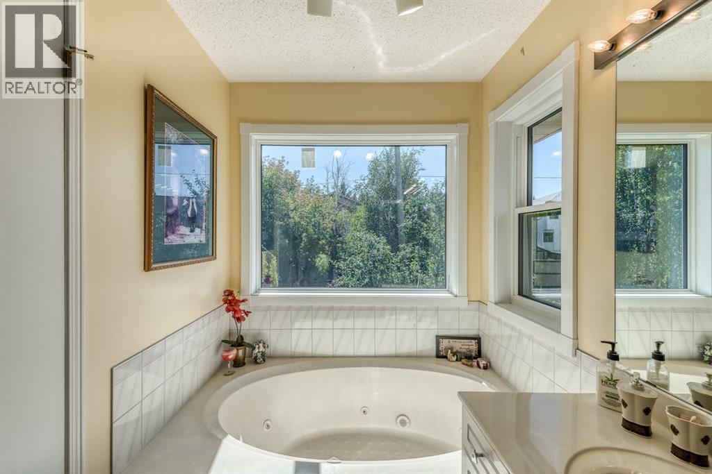 Single Family House for Sale in  Shannon Hill SW Shawnessy Calgary 