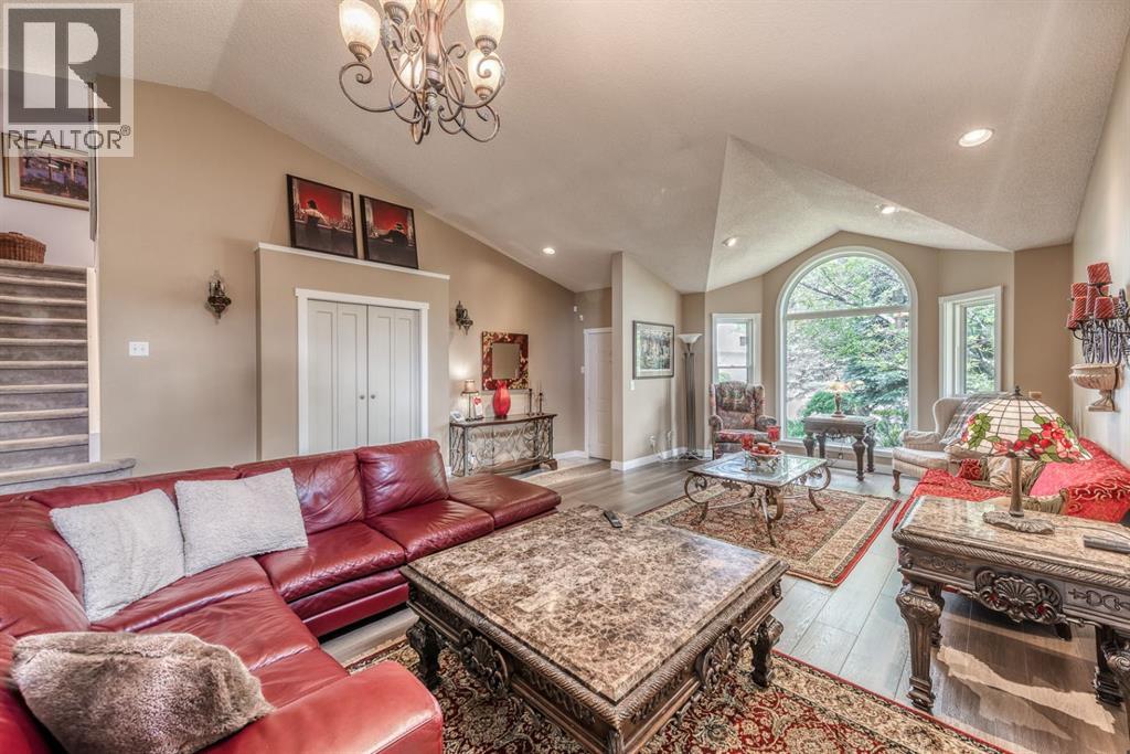 Single Family House for Sale in  Shannon Hill SW Shawnessy Calgary 