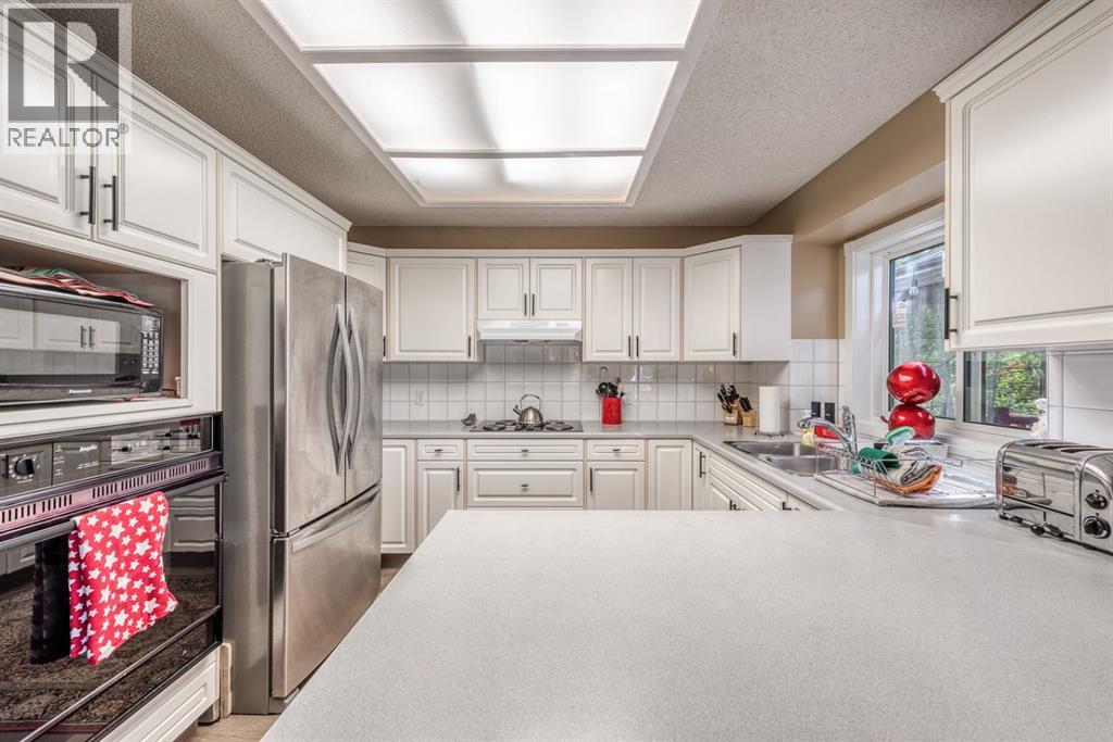 Single Family House for Sale in  Shannon Hill SW Shawnessy Calgary 