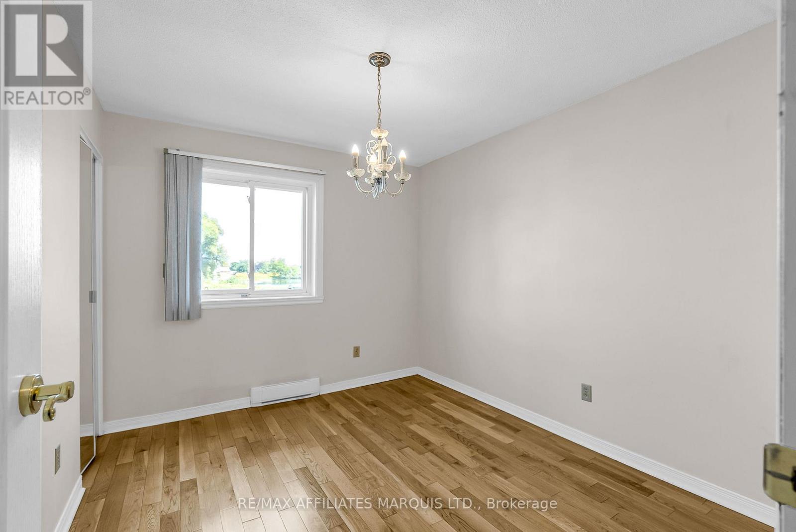 Photo 17 of 109 220 Kenyon Street W, North Glengarry ON