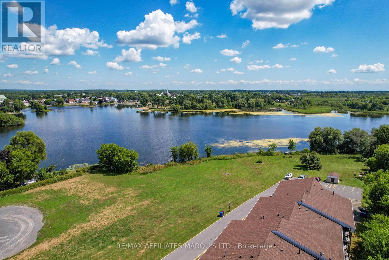 Photo 35 of 109 220 Kenyon Street W, North Glengarry ON