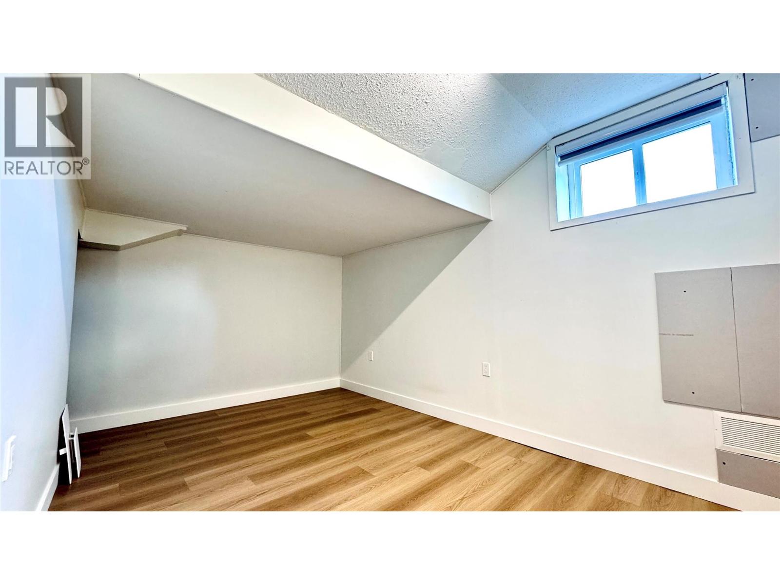 Photo 17 of 731 Cumberland Avenue, Kamloops BC