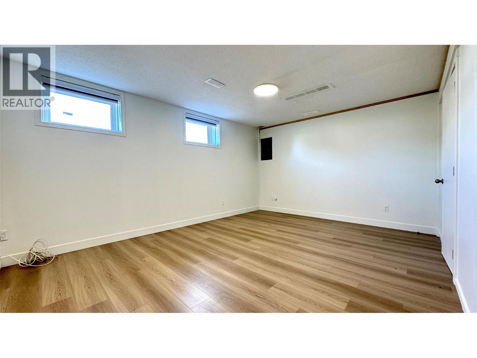 Photo 13 of 731 Cumberland Avenue, Kamloops BC