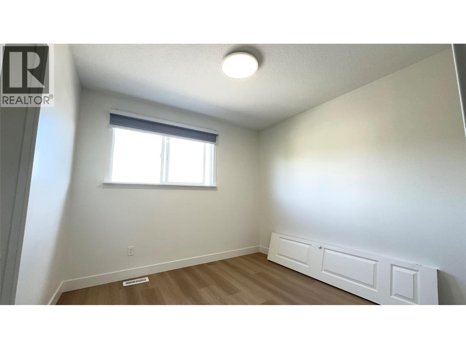 Photo 18 of 731 Cumberland Avenue, Kamloops BC