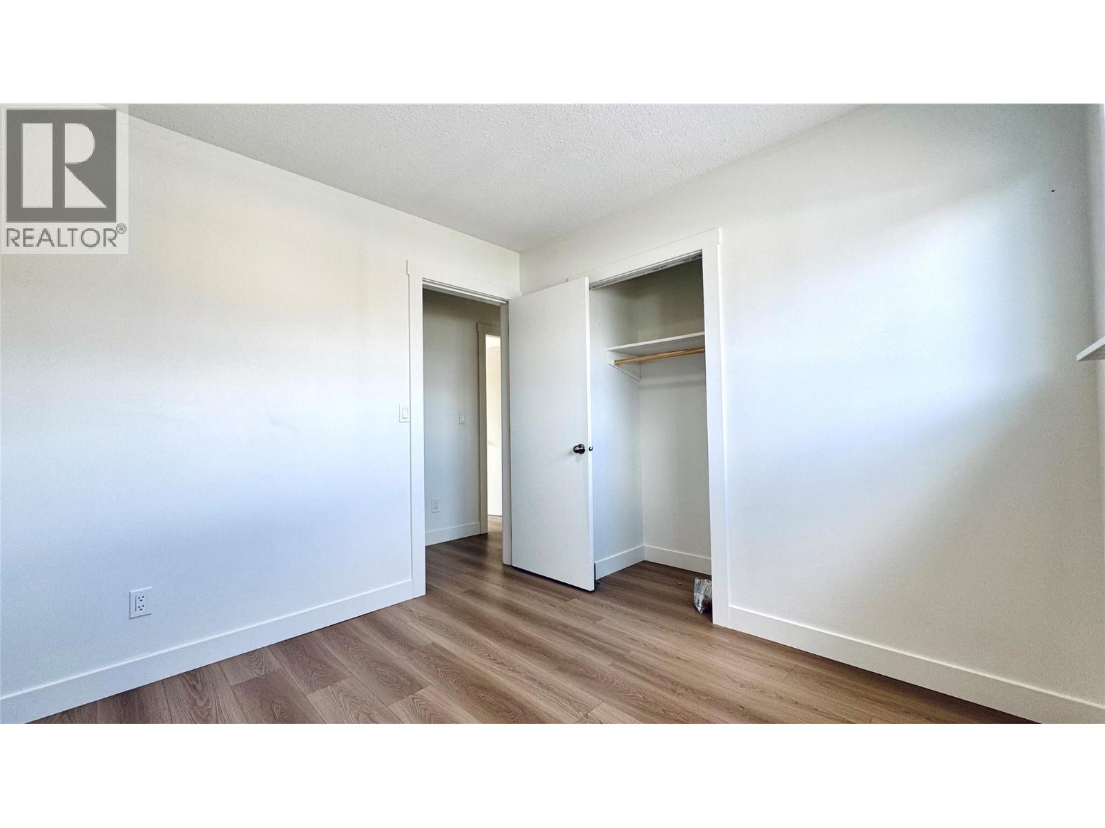 Photo 15 of 731 Cumberland Avenue, Kamloops BC
