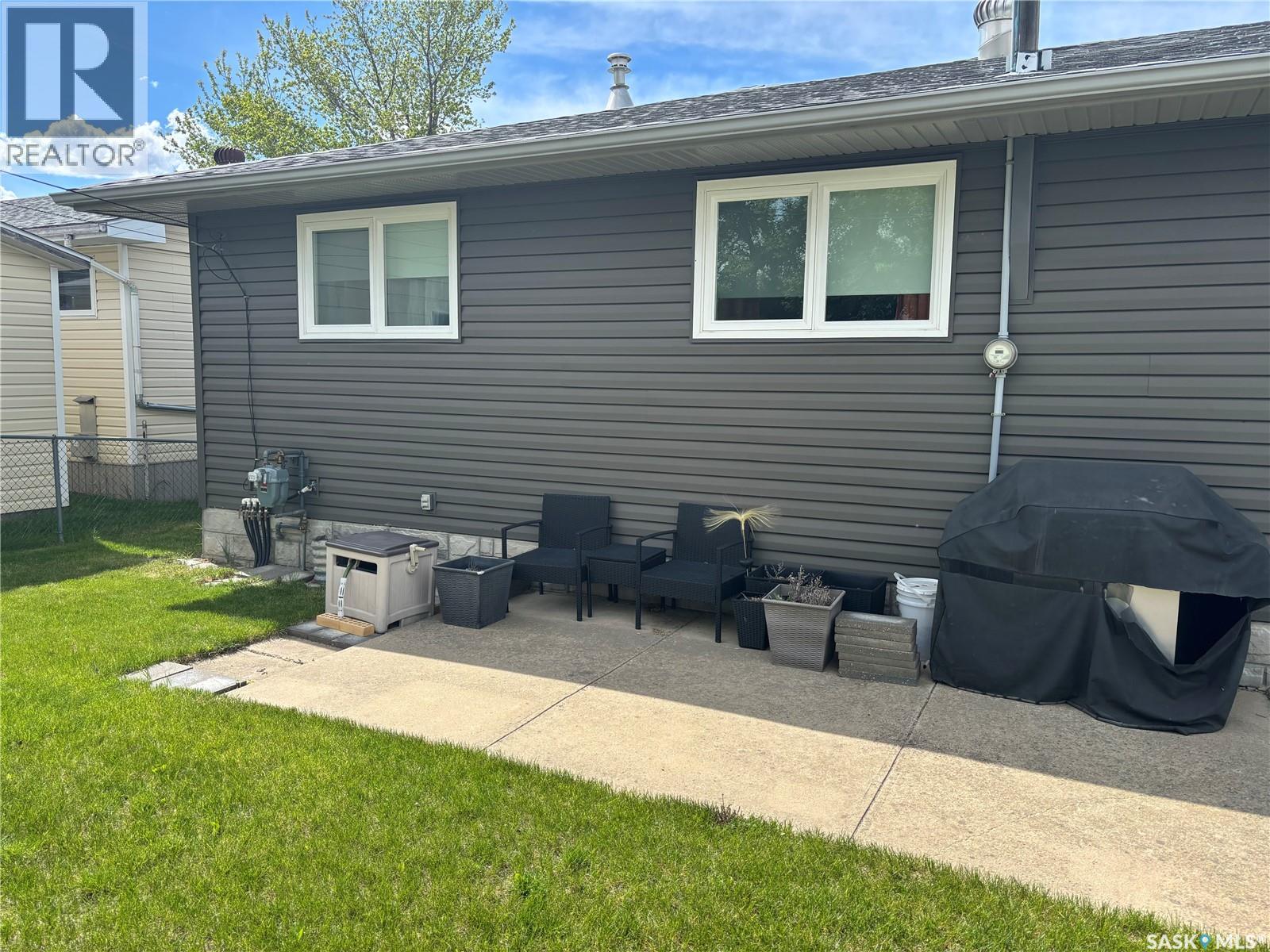 Photo 19 of 601 2nd Avenue Se, Swift Current SK
