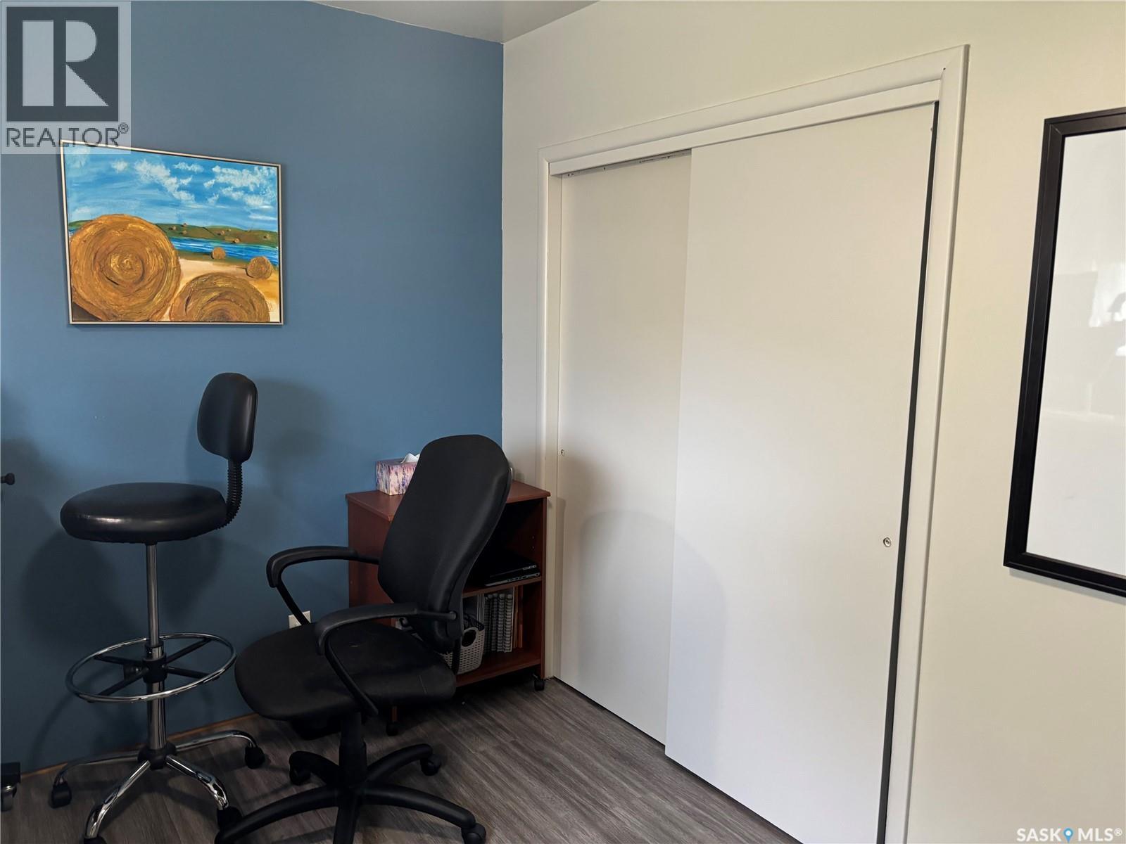 Photo 8 of 601 2nd Avenue Se, Swift Current SK
