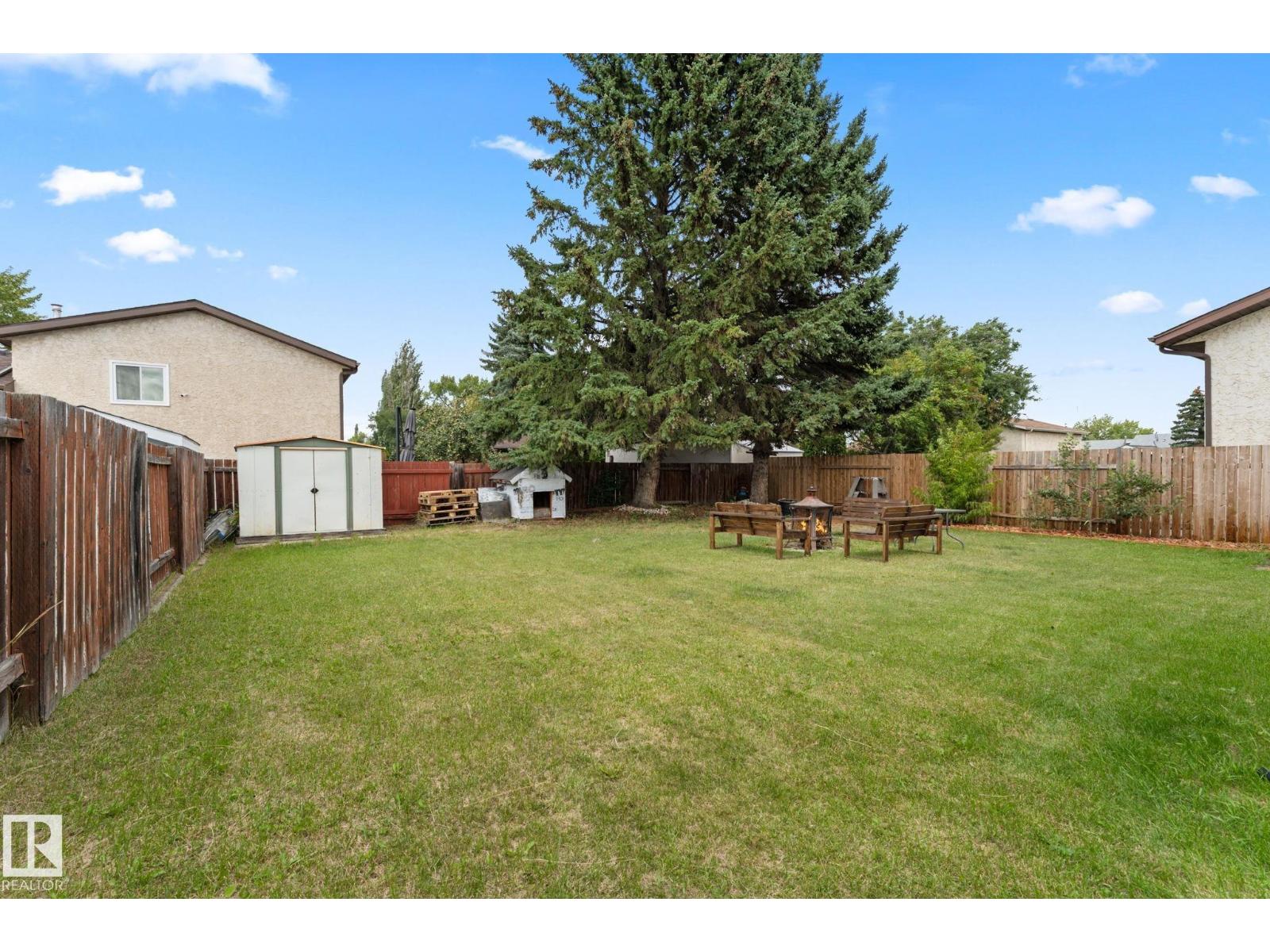 Photo 3 of 9316 177 Av Nw, Edmonton AB