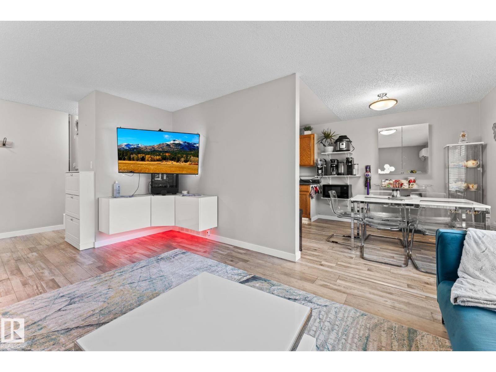 Photo 14 of 9316 177 Av Nw, Edmonton AB