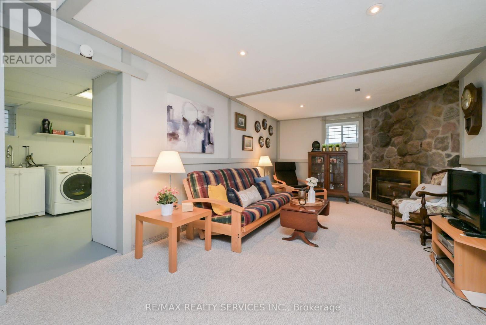 Photo 26 of 23 Governor Grove Crescent, Brampton ON