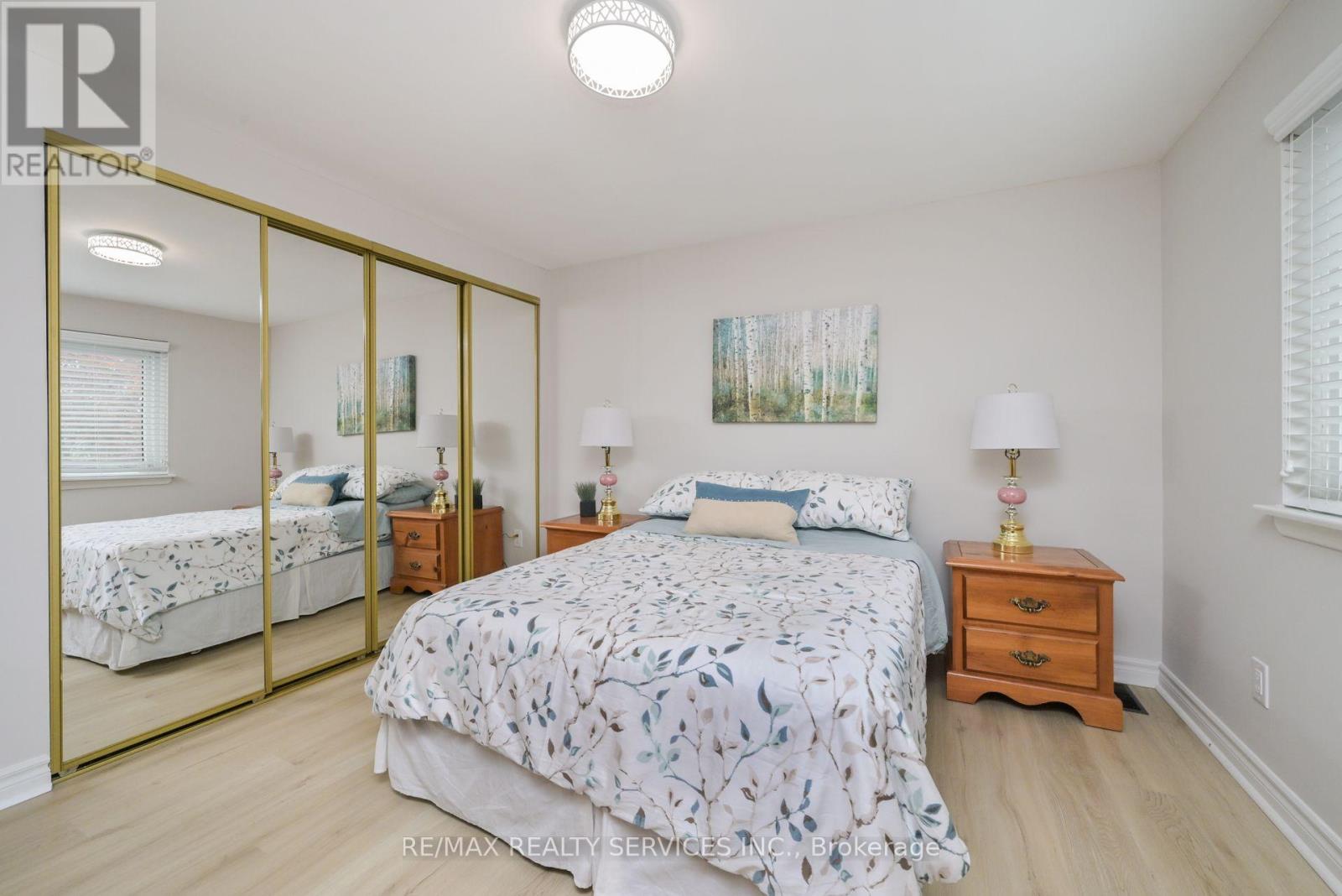 Photo 20 of 23 Governor Grove Crescent, Brampton ON
