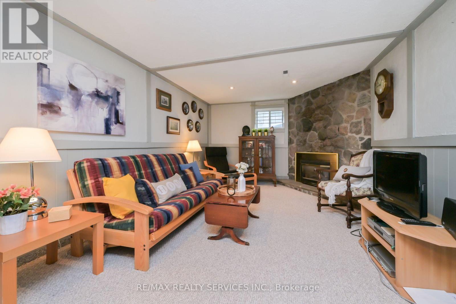 Photo 27 of 23 Governor Grove Crescent, Brampton ON