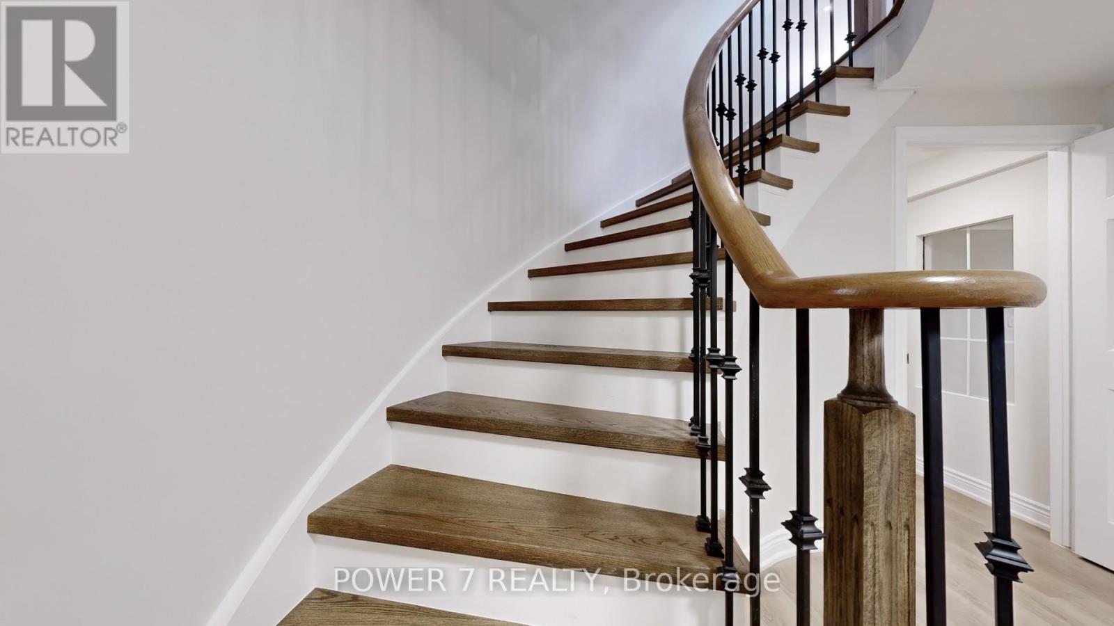 Photo 36 of 1098 Secretariate Road, Newmarket ON
