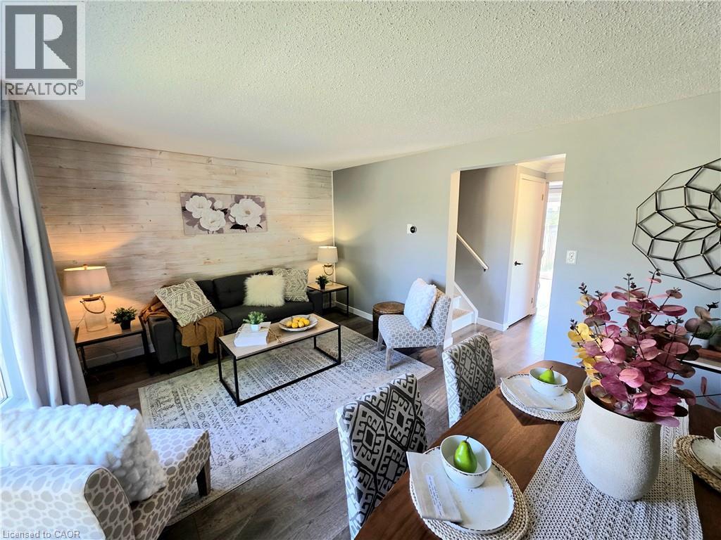 Photo 10 of 995 Elgin Street N, Cambridge ON