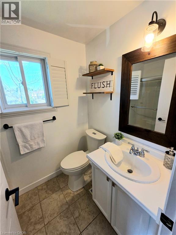Photo 12 of 995 Elgin Street N, Cambridge ON