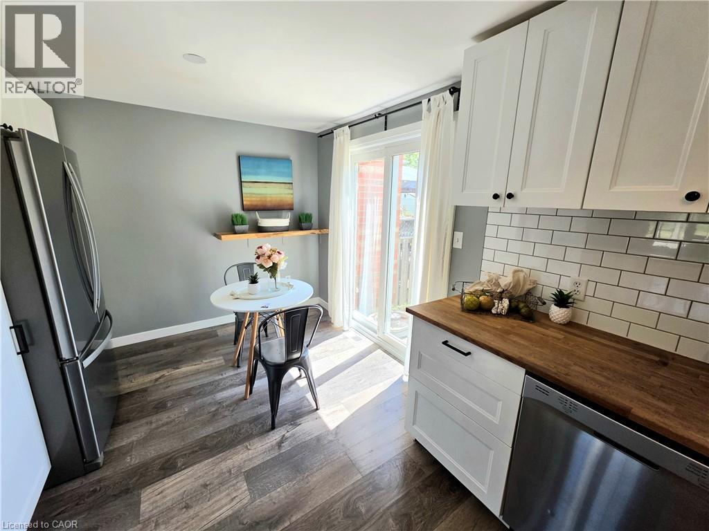 Photo 6 of 995 Elgin Street N, Cambridge ON