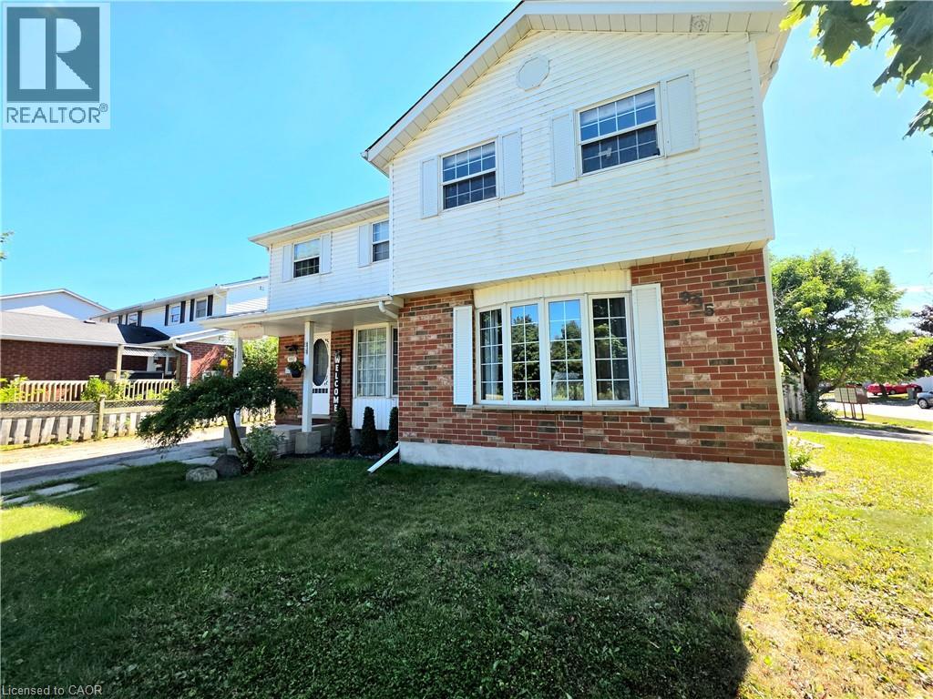 Photo 2 of 995 Elgin Street N, Cambridge ON