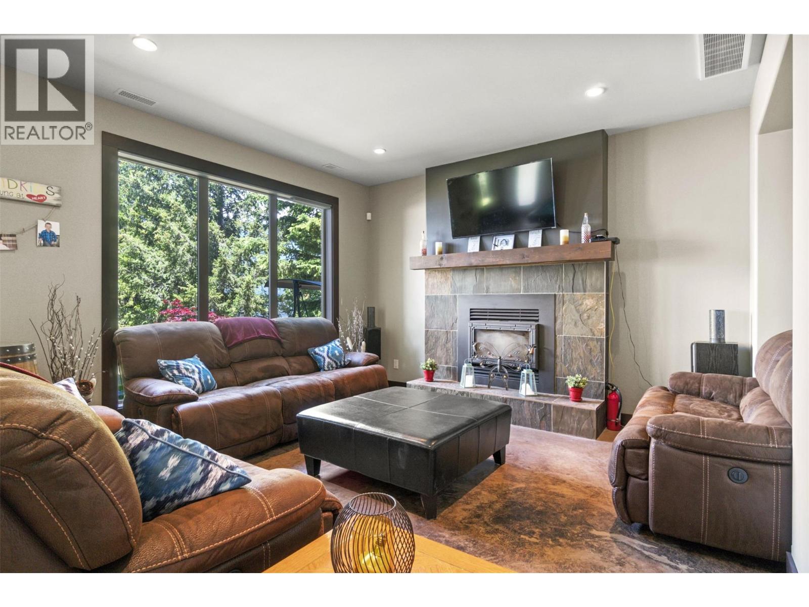 Photo 13 of 5581 Eagle Bay Road Unit 8, Eagle Bay BC