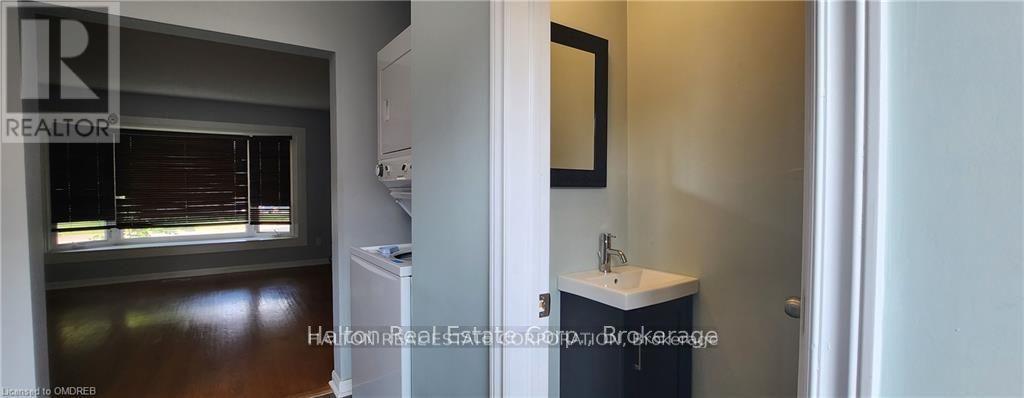 Photo 3 of 1109 Highland Street, Burlington ON