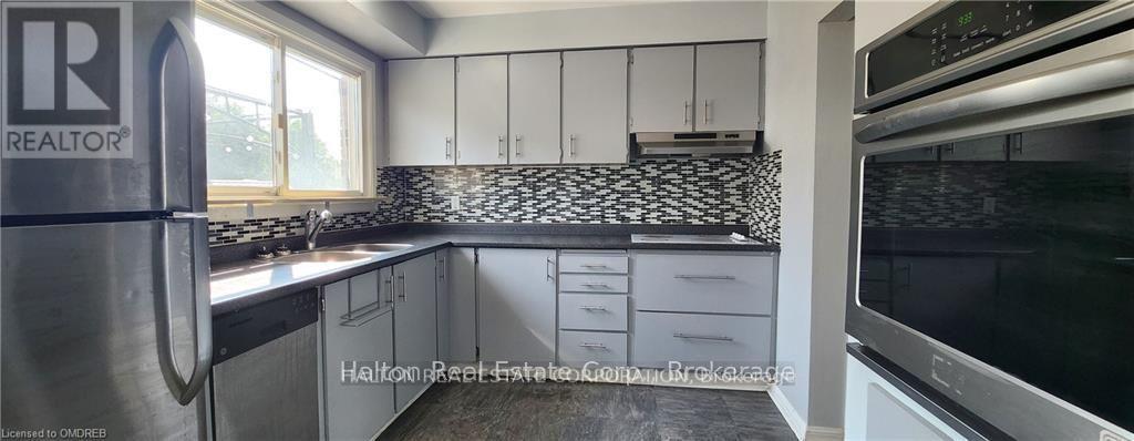 Photo 10 of 1109 Highland Street, Burlington ON