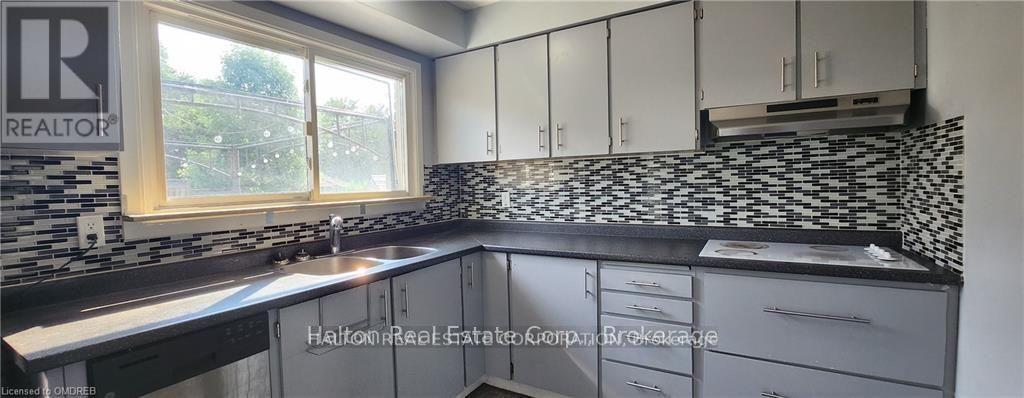 Photo 8 of 1109 Highland Street, Burlington ON