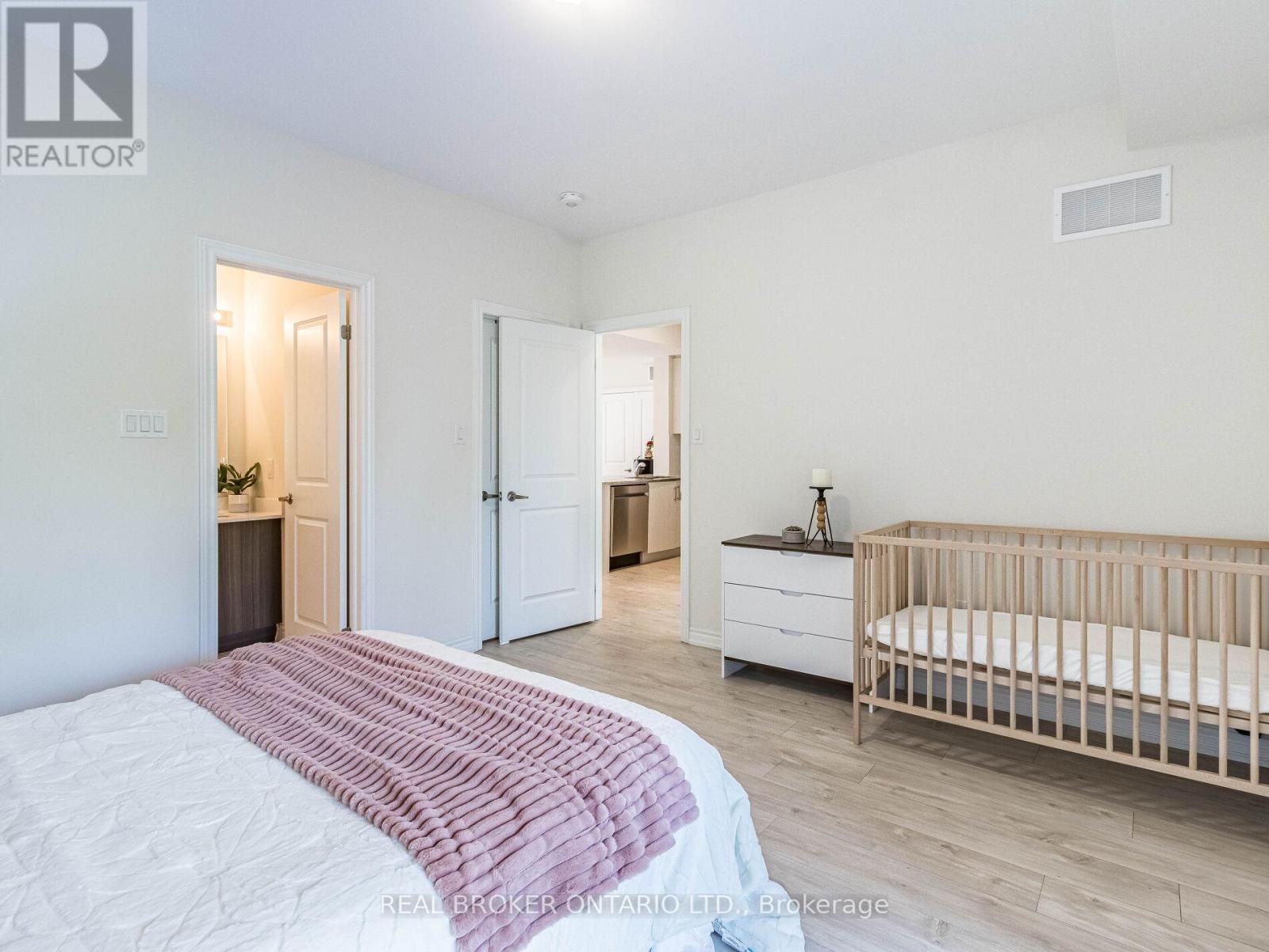 Photo 1 of 45 45 Knotsberry Circle, Brampton ON
