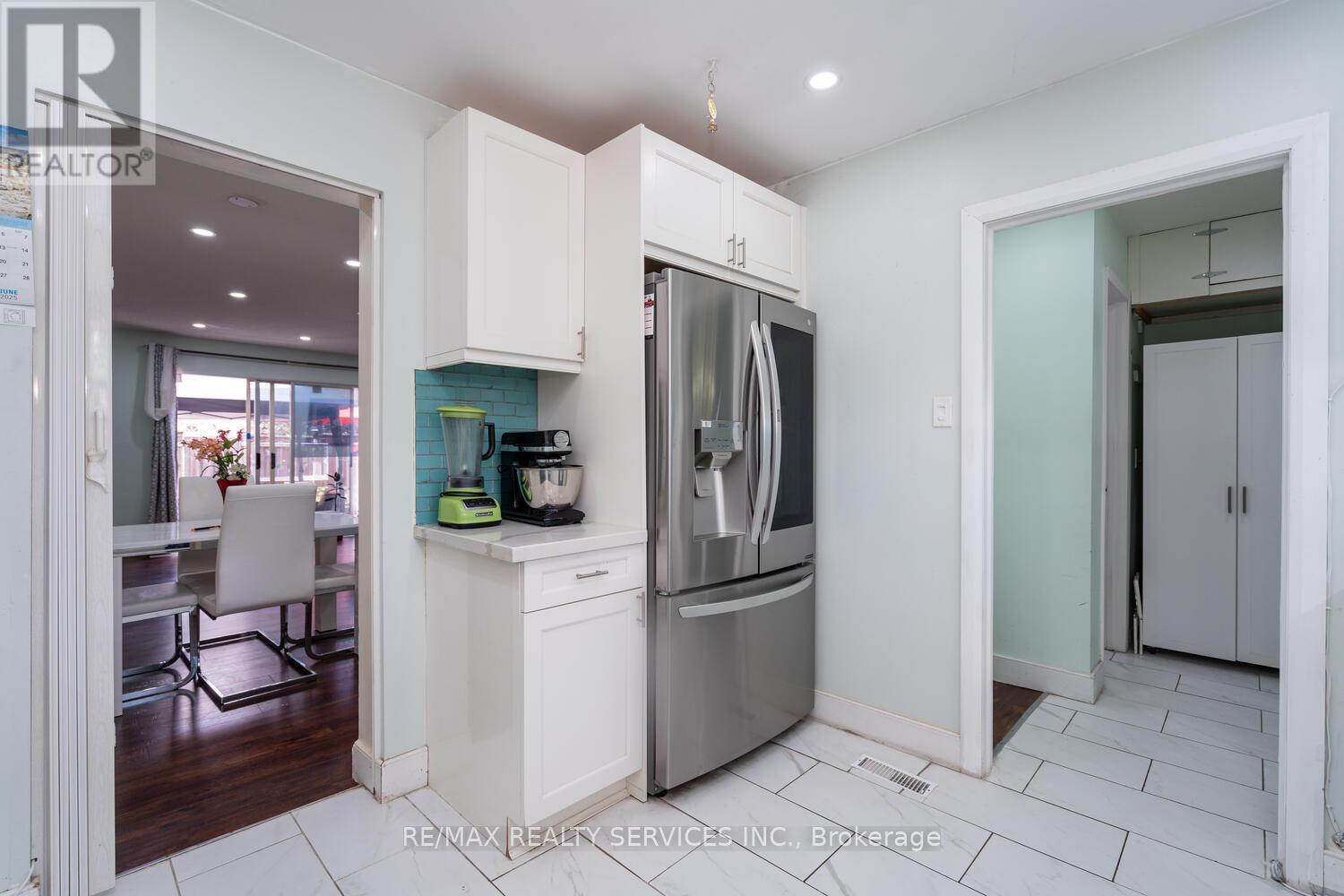Photo 6 of 58 2825 Gananoque Drive, Mississauga ON