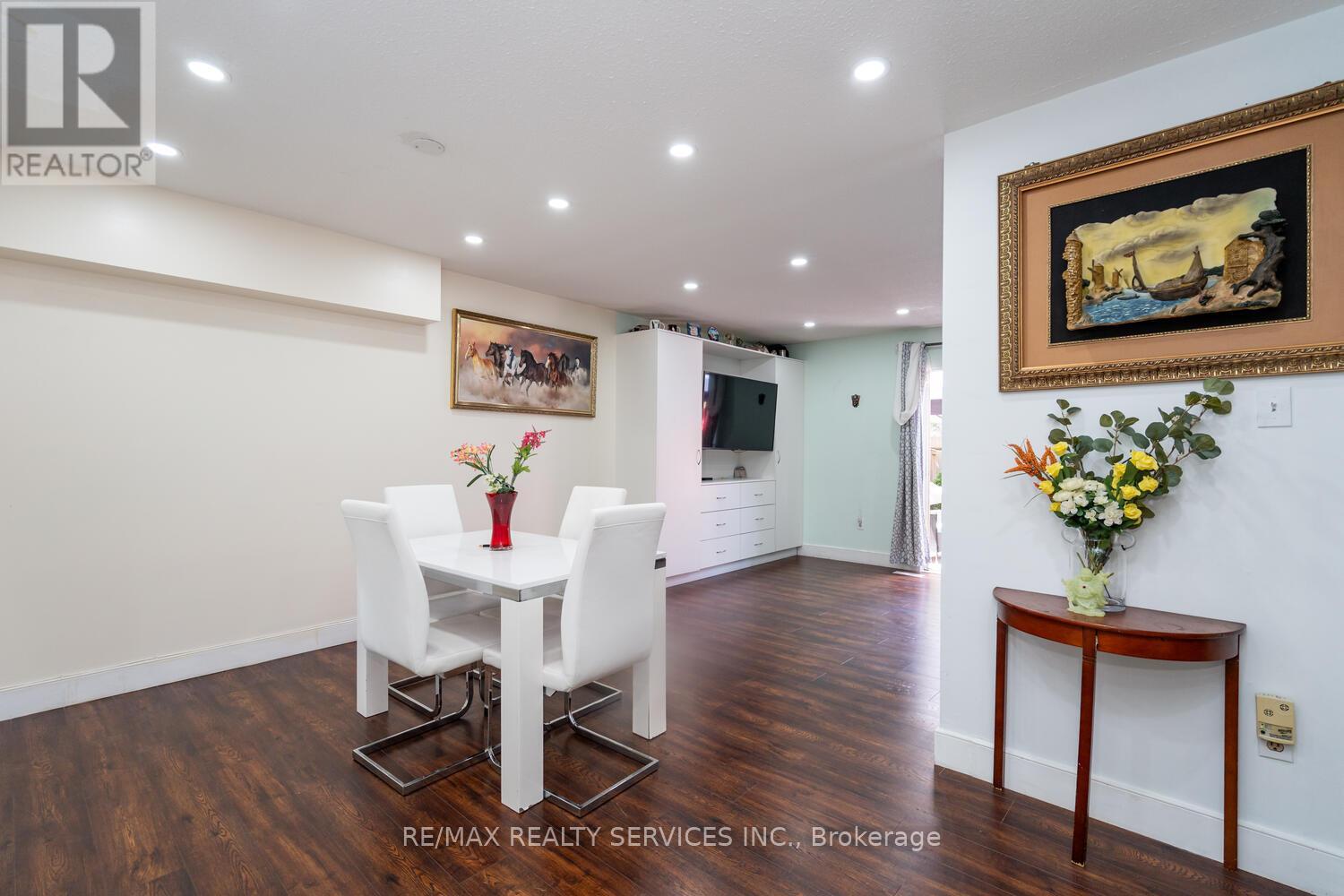 Photo 27 of 58 2825 Gananoque Drive, Mississauga ON