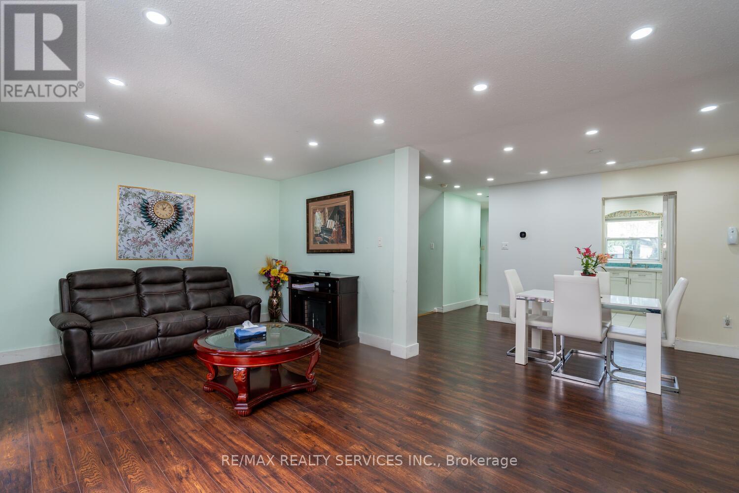 Photo 47 of 58 2825 Gananoque Drive, Mississauga ON