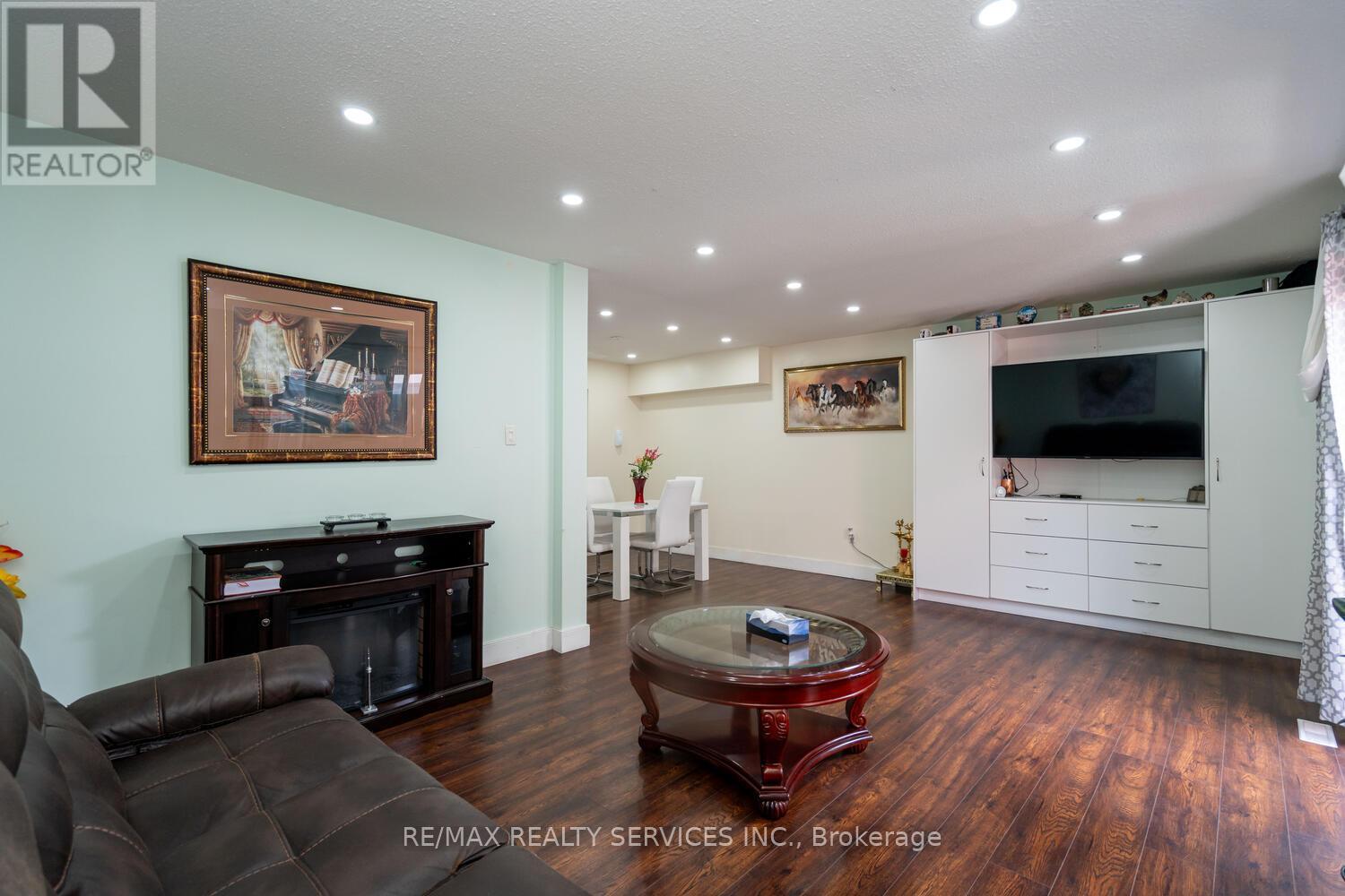 Photo 22 of 58 2825 Gananoque Drive, Mississauga ON