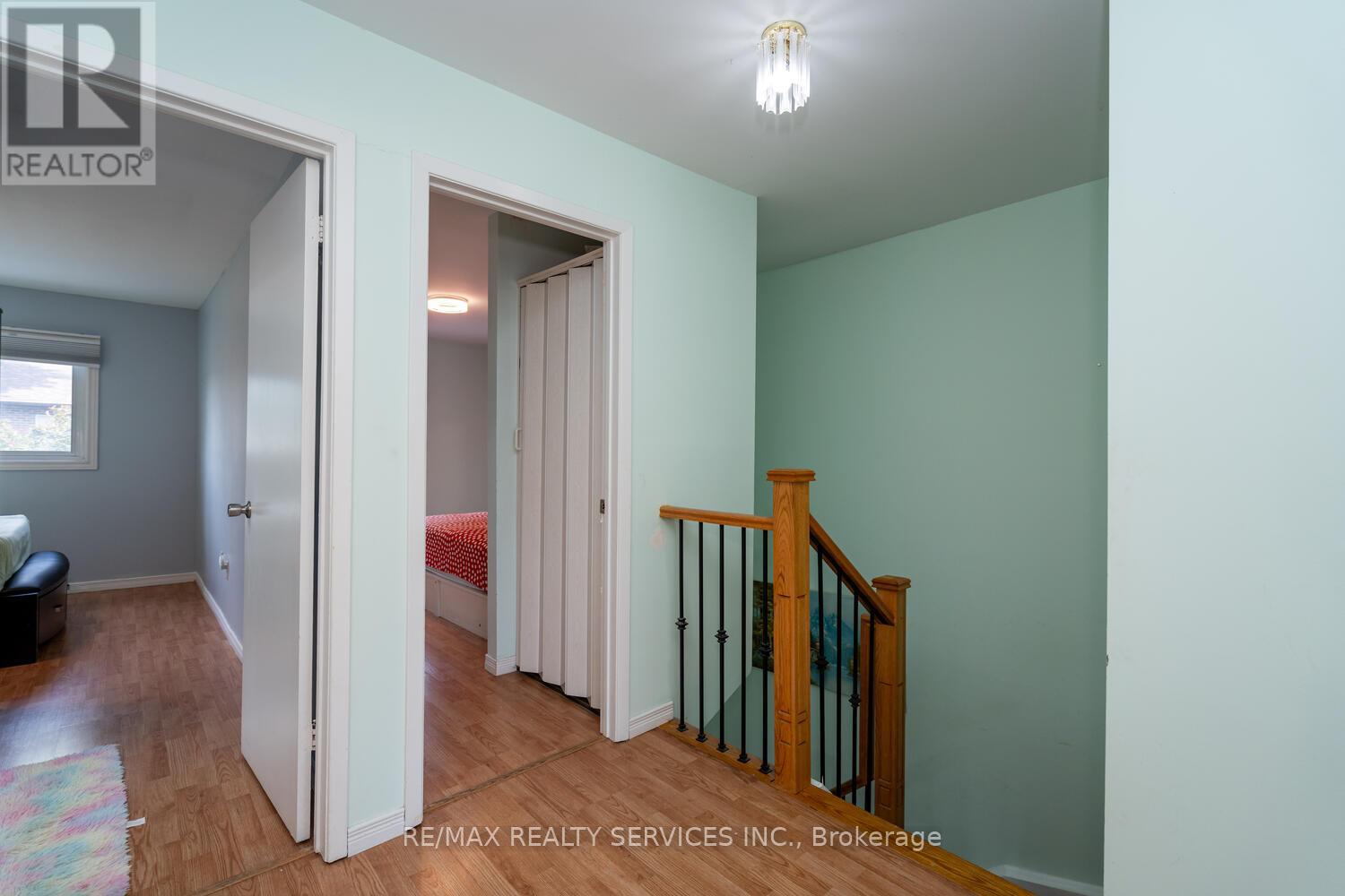 Photo 4 of 58 2825 Gananoque Drive, Mississauga ON