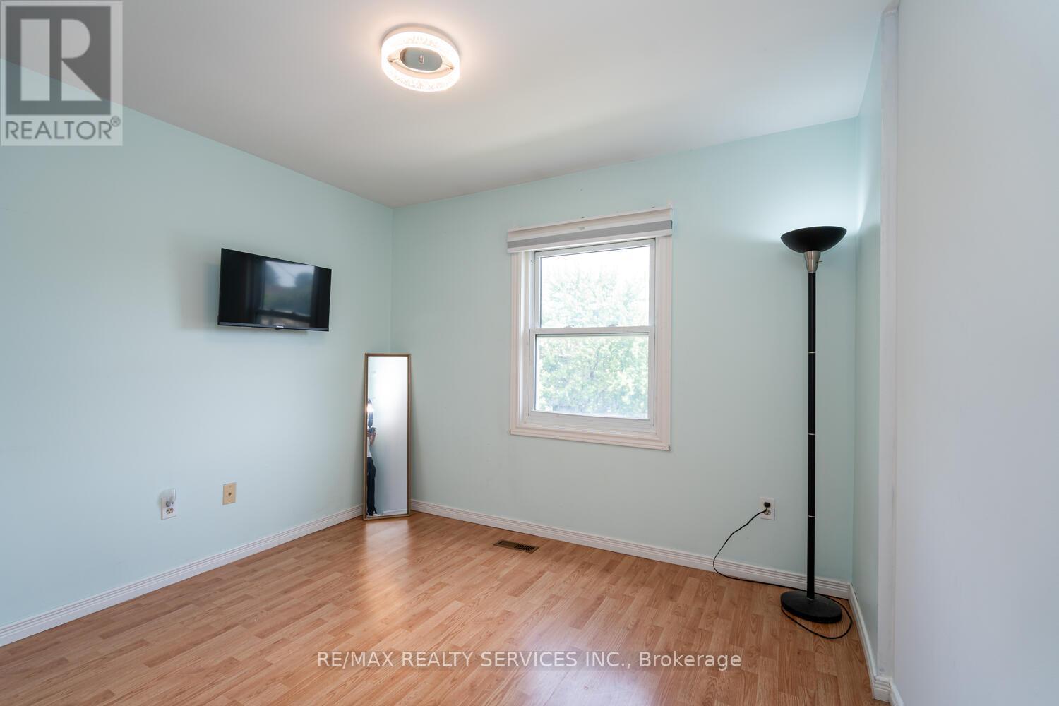 Photo 31 of 58 2825 Gananoque Drive, Mississauga ON