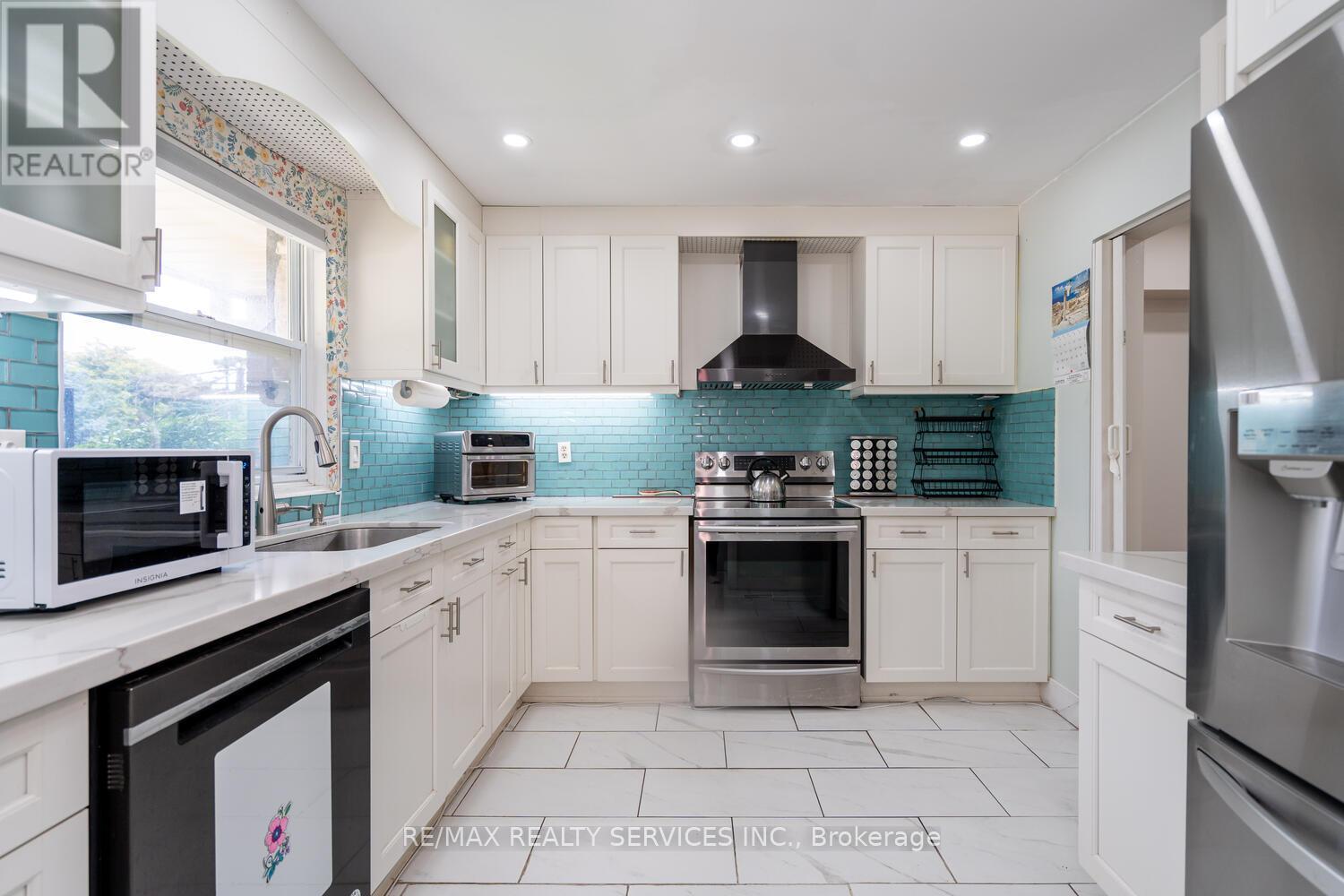 Photo 8 of 58 2825 Gananoque Drive, Mississauga ON