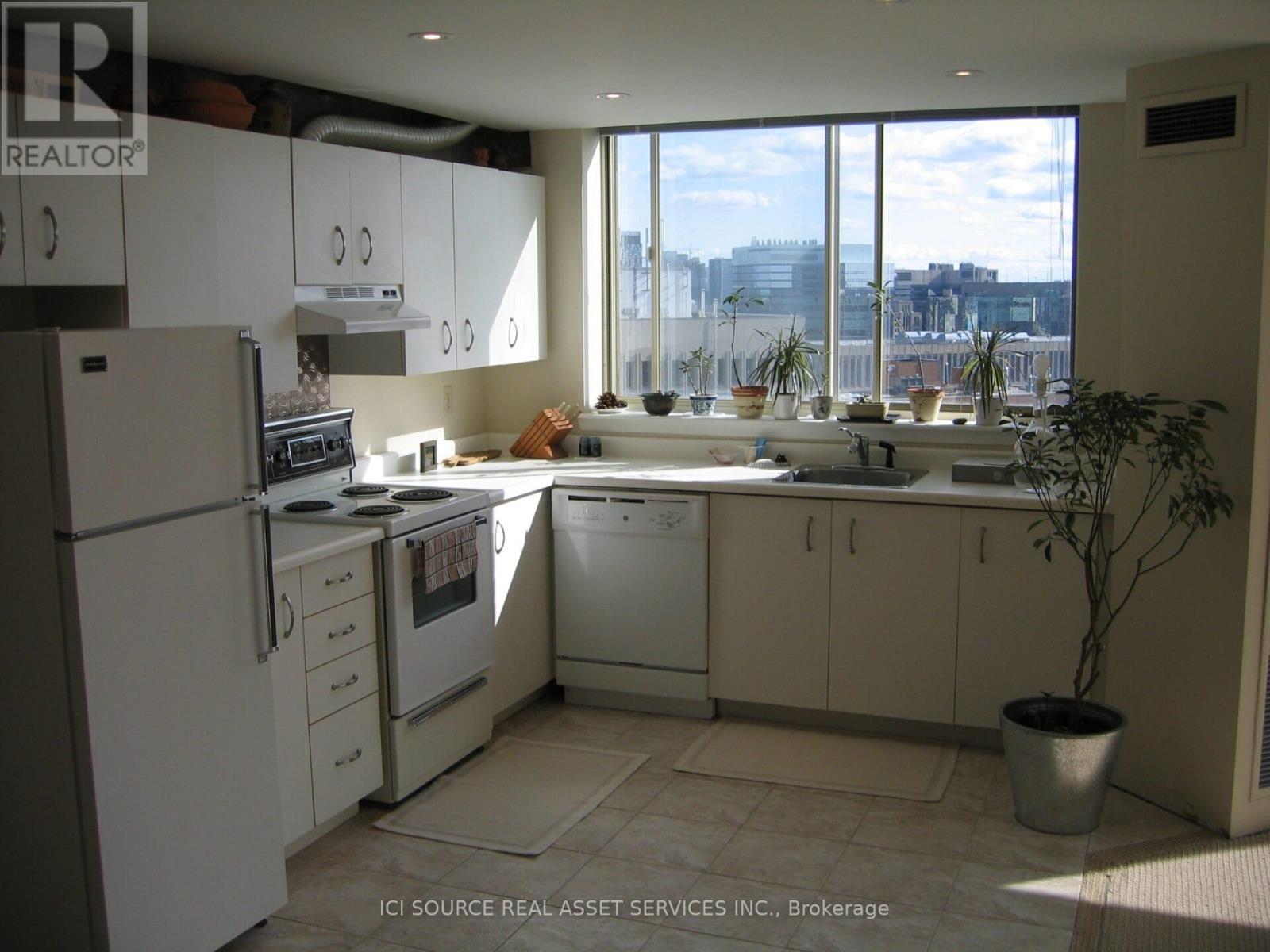 Photo 1 of 218 Queen Street E, Toronto ON