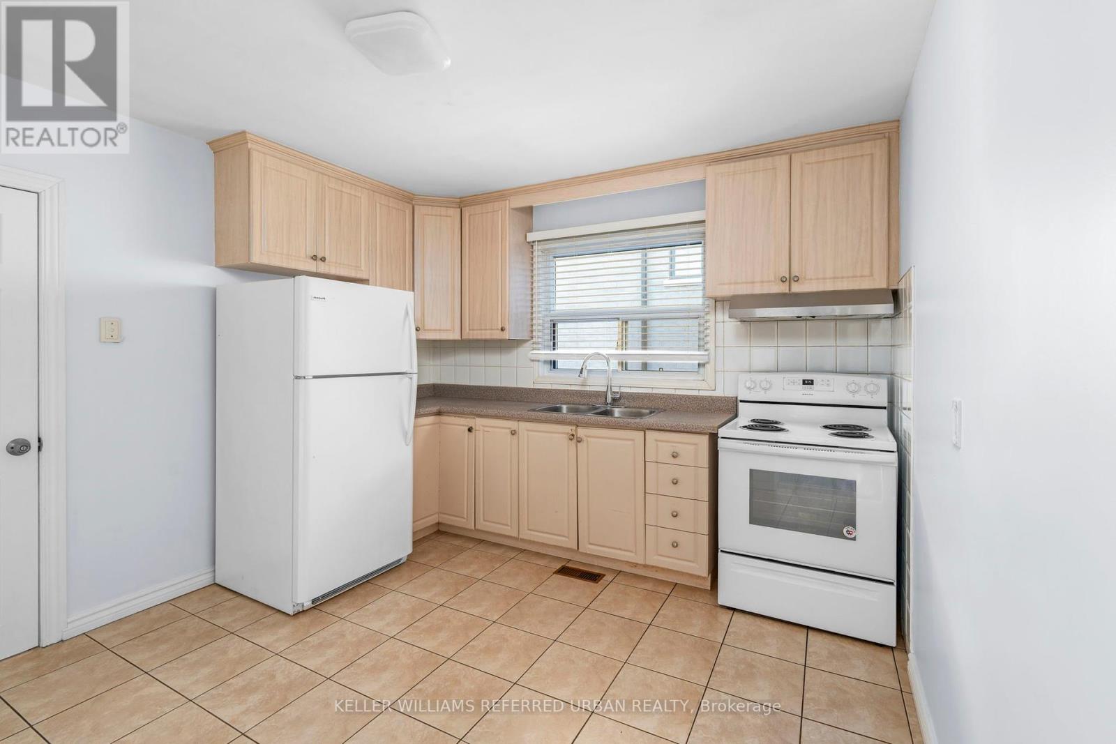 Photo 7 of Main 343 Ranee Avenue, Toronto ON