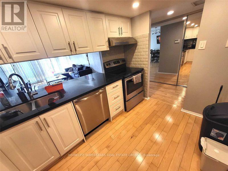 Photo 8 of 714 701 King Street W, Toronto ON