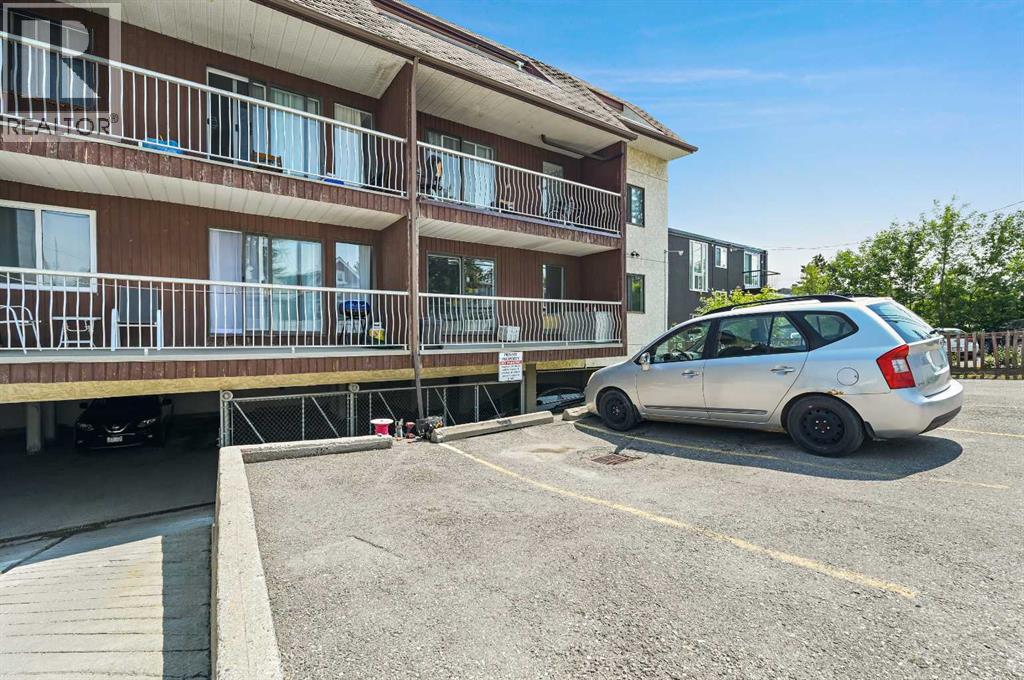 Single Family House for Sale in    Street SW Rosscarrock Calgary 