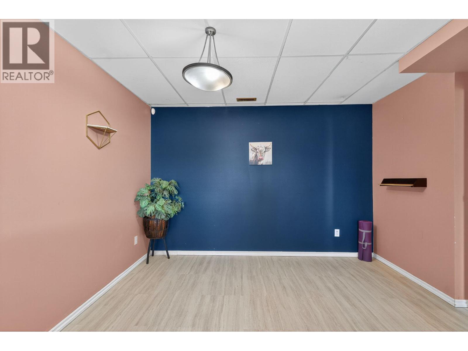 4105 3rd Avenue, Peachland