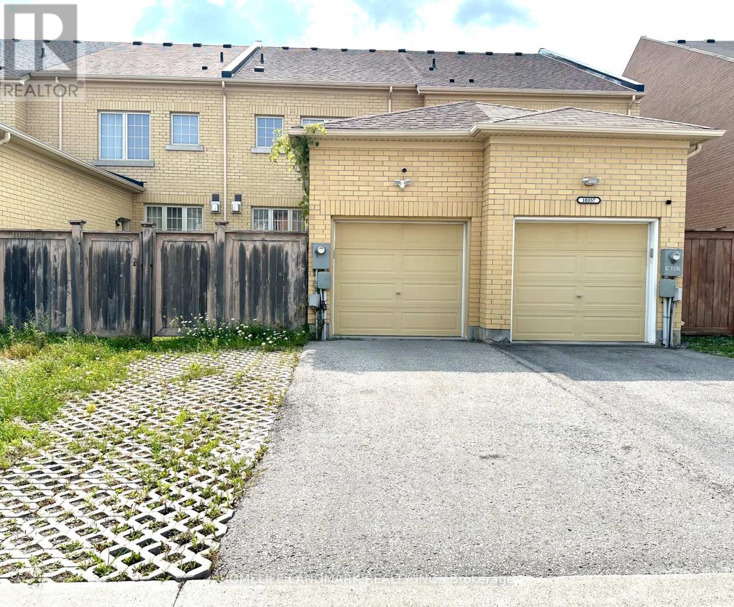 Photo 9 of 10355 Woodbine Avenue, Markham ON