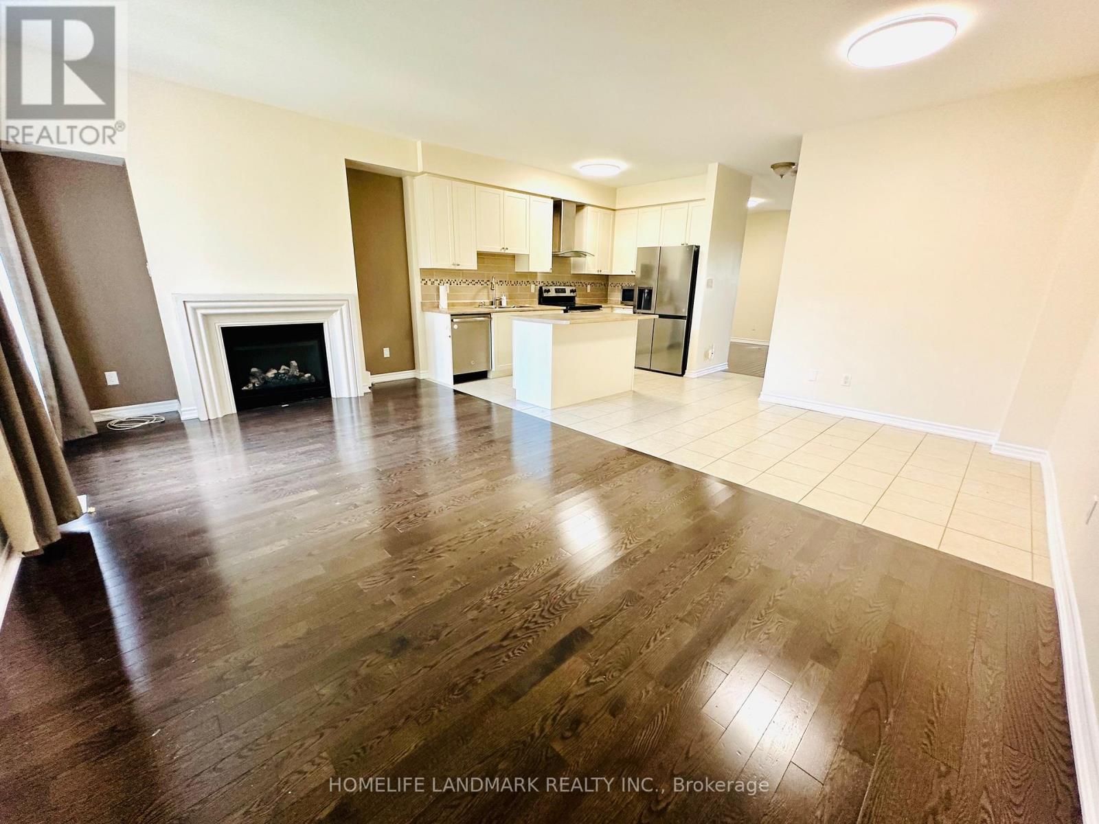 Photo 6 of 10355 Woodbine Avenue, Markham ON