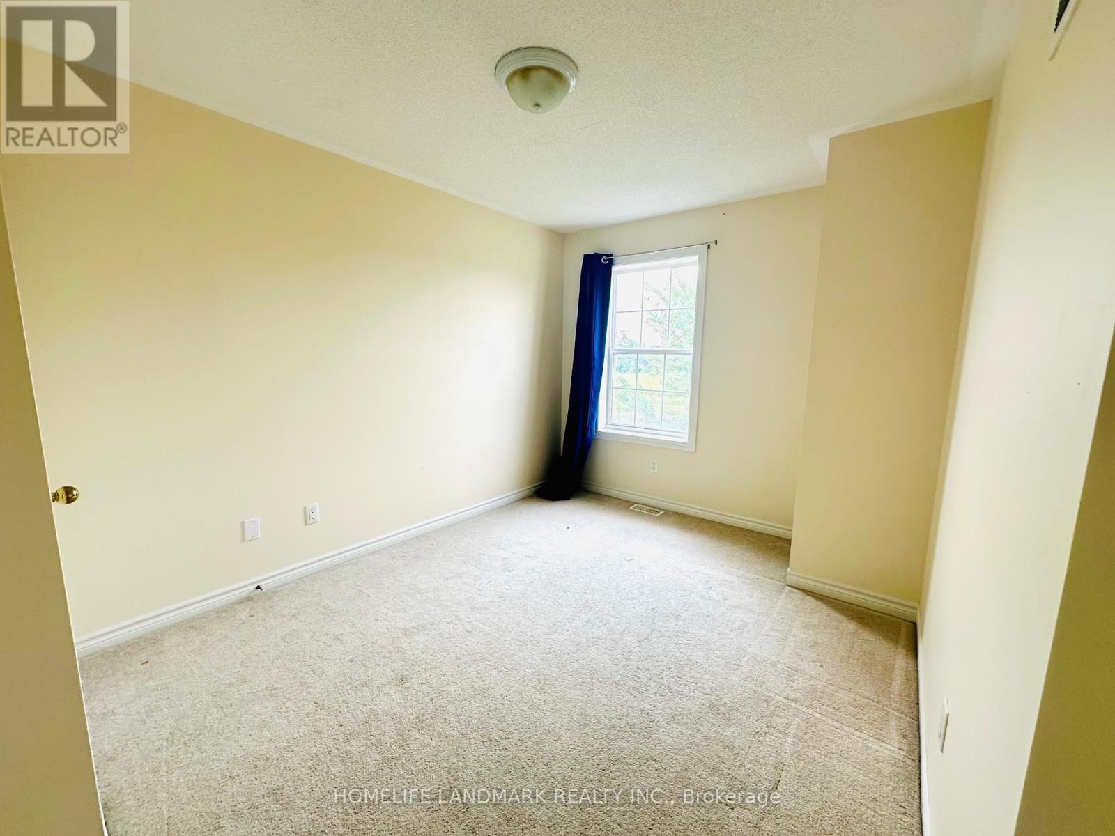 Photo 5 of 10355 Woodbine Avenue, Markham ON