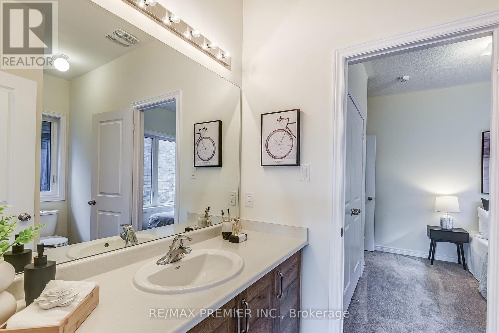 Photo 26 of 358 Boundary Boulevard, Whitchurchstouffville ON