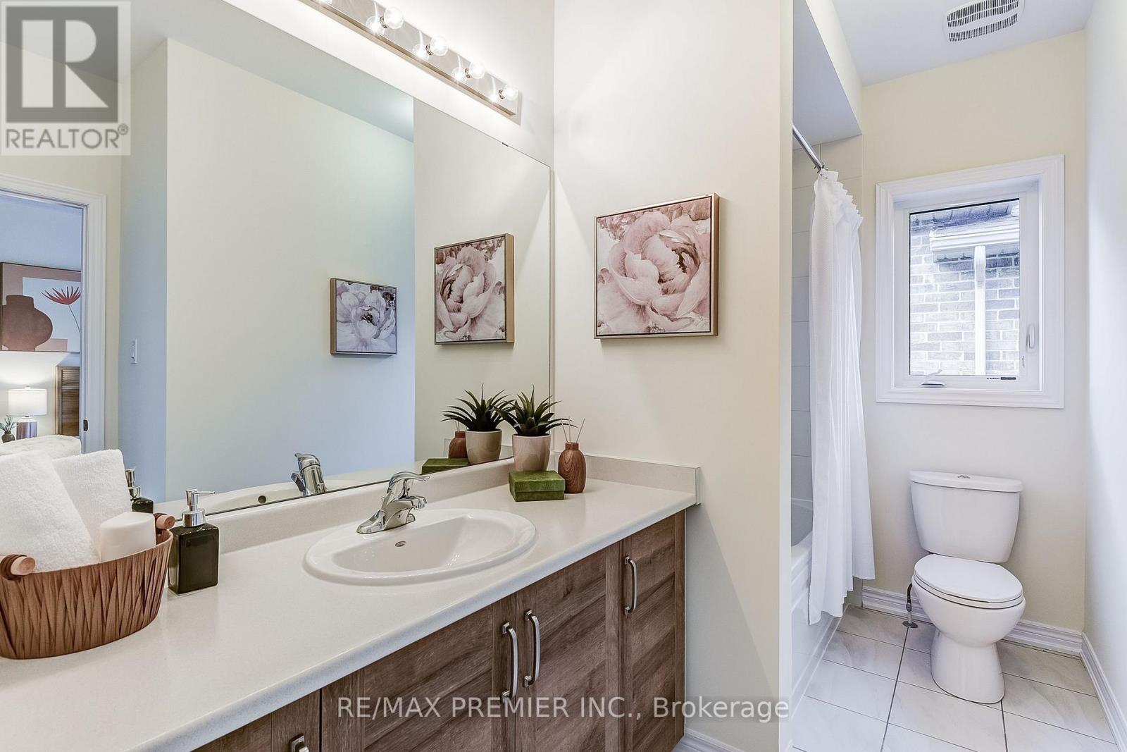 Photo 33 of 358 Boundary Boulevard, Whitchurchstouffville ON