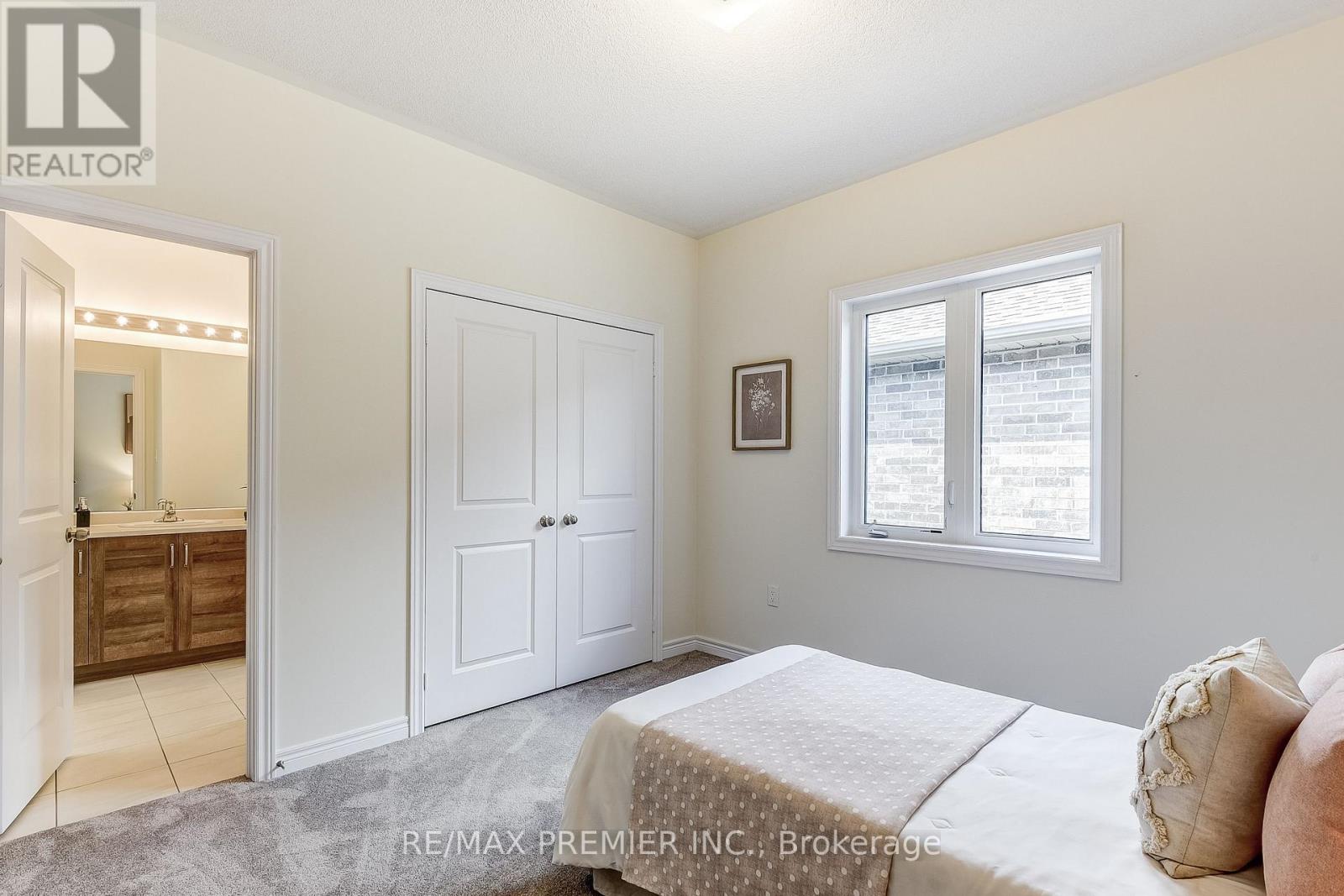 Photo 34 of 358 Boundary Boulevard, Whitchurchstouffville ON