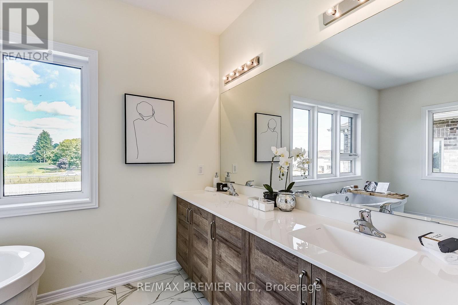 Photo 40 of 358 Boundary Boulevard, Whitchurchstouffville ON