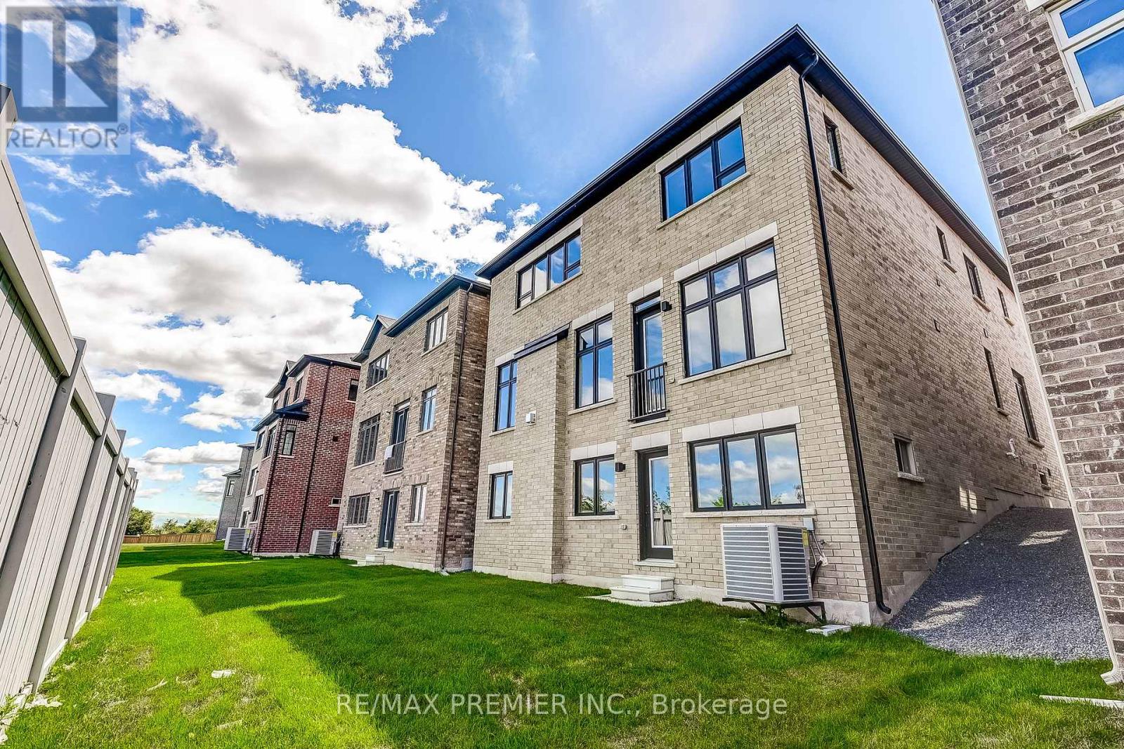 Photo 49 of 358 Boundary Boulevard, Whitchurchstouffville ON